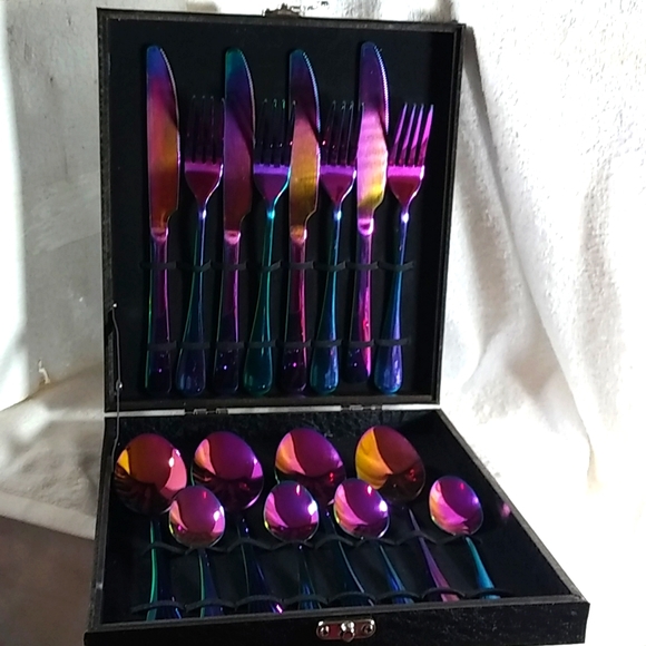 Other - Absolutely spectacular 16 pc Rainbow flatware dinner set. NWT!